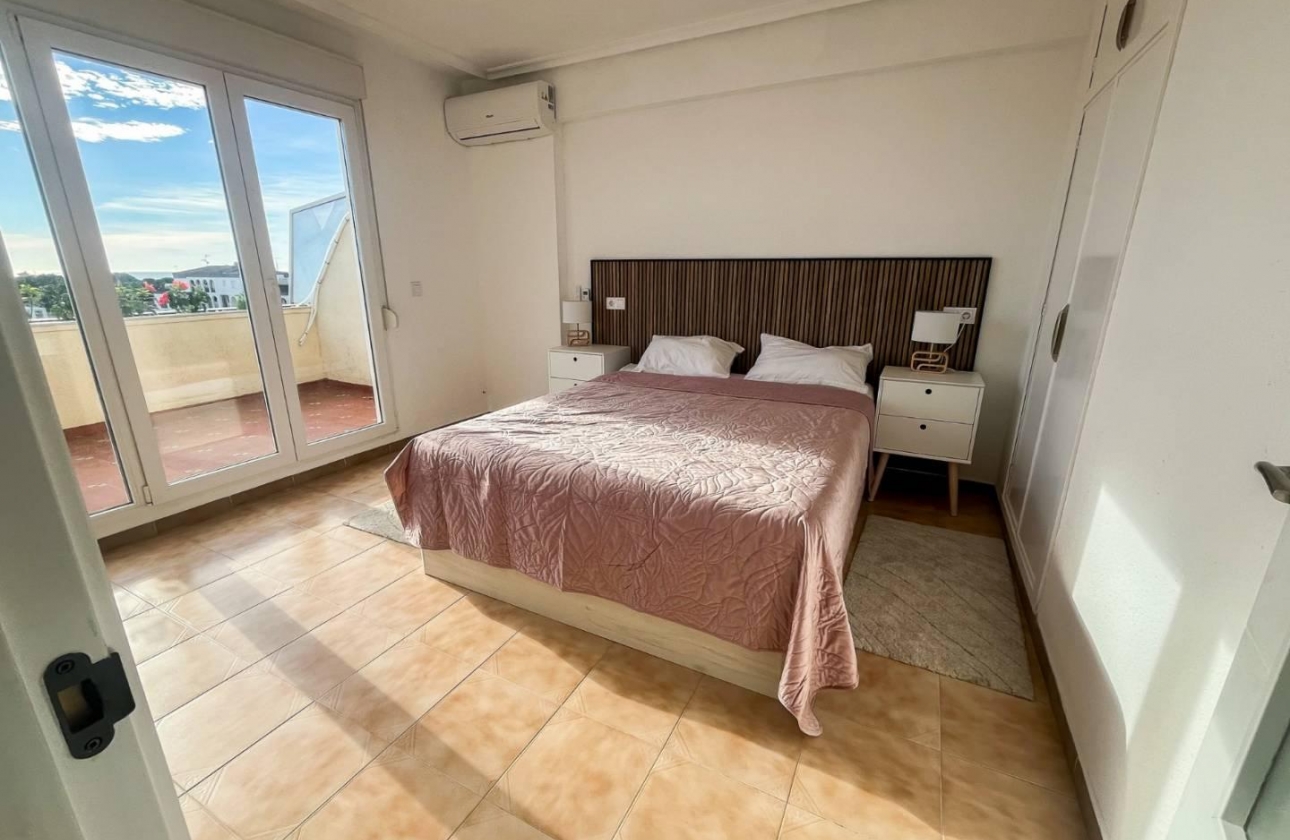 Resale - Apartment - Torrevieja - Punta Prima