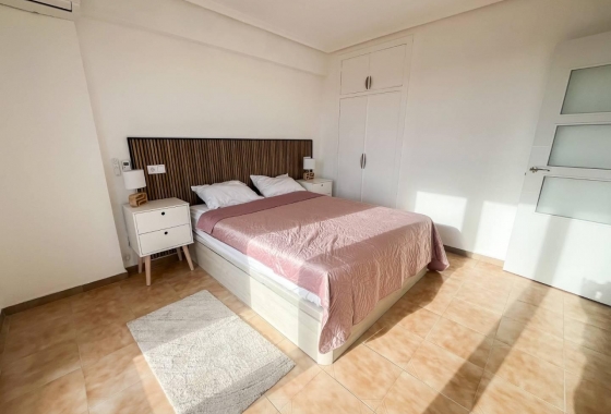 Resale - Apartment - Torrevieja - Punta Prima