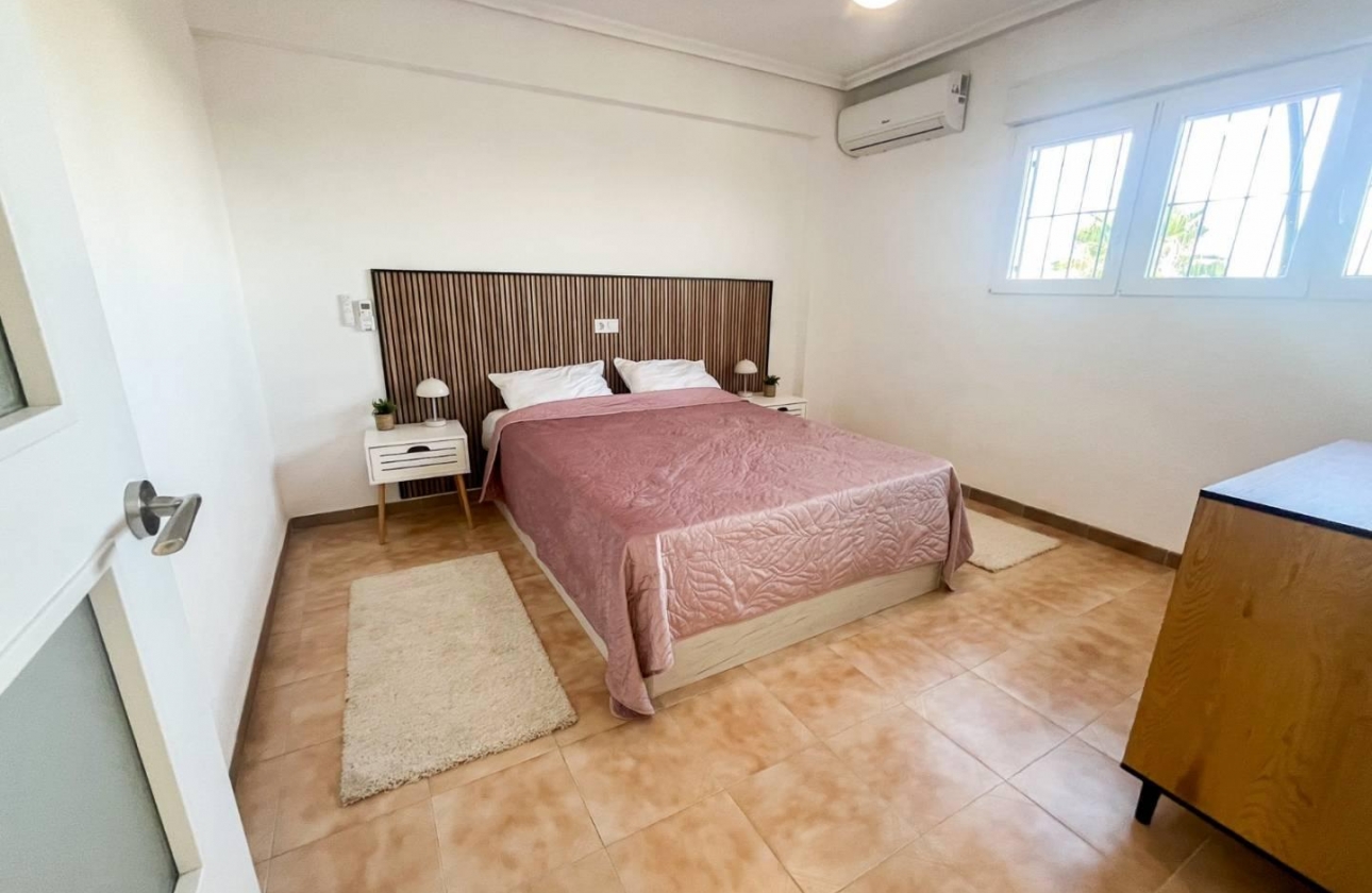 Resale - Apartment - Torrevieja - Punta Prima