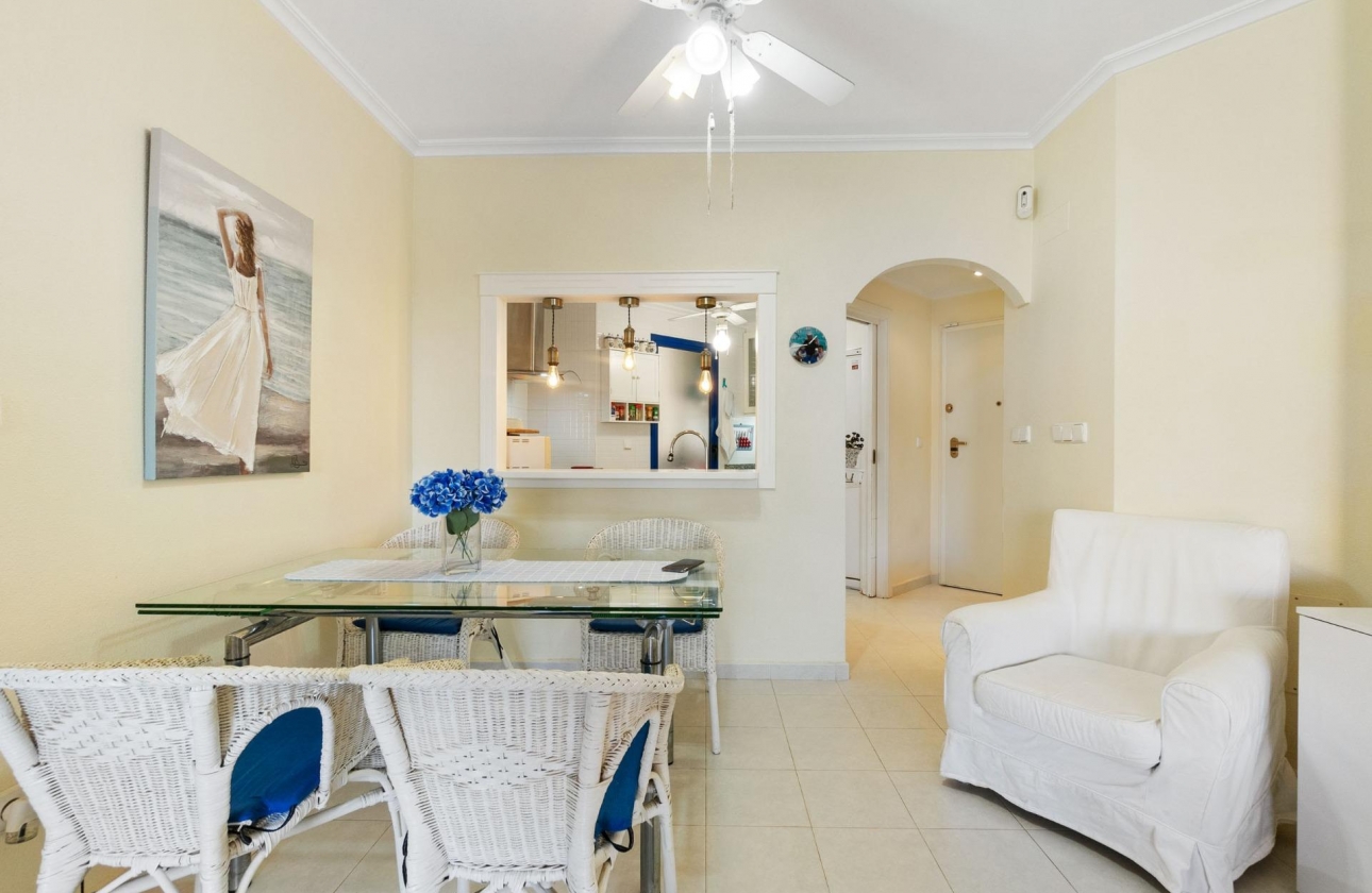 Resale - Apartment - Orihuela Costa - Campoamor