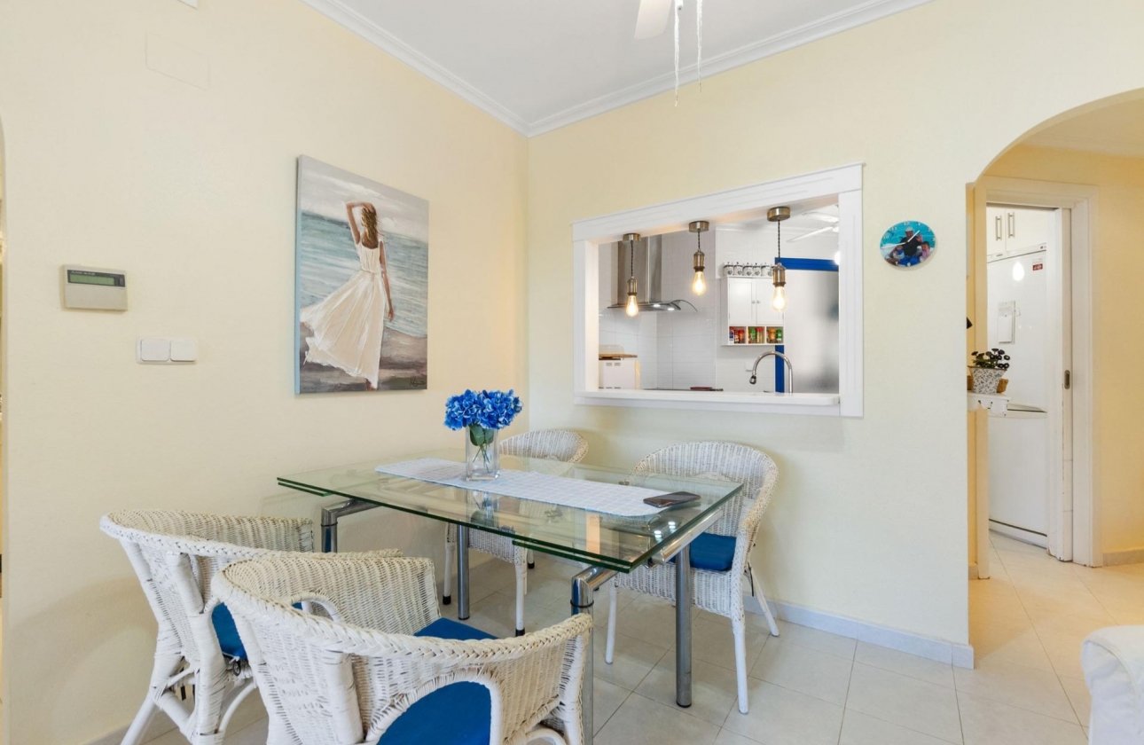 Resale - Apartment - Orihuela Costa - Campoamor
