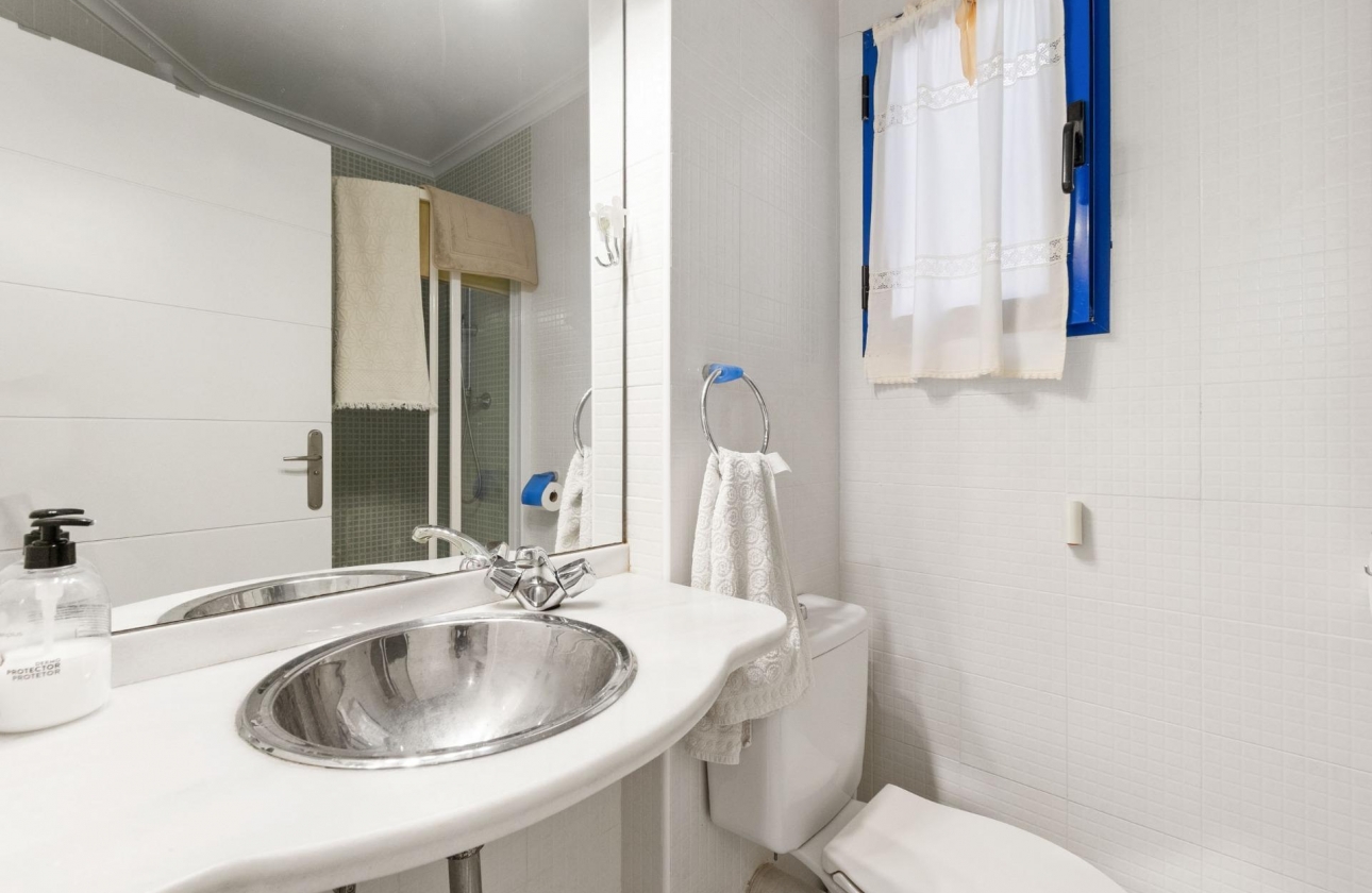 Resale - Apartment - Orihuela Costa - Campoamor