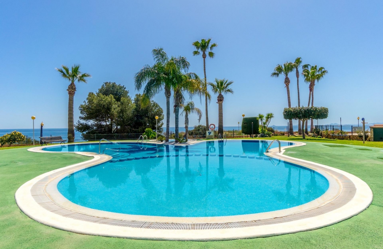 Resale - Apartment - Orihuela Costa - Campoamor