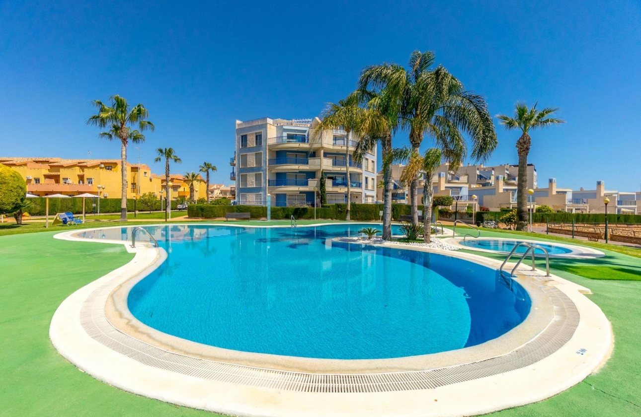 Resale - Apartment - Orihuela Costa - Campoamor