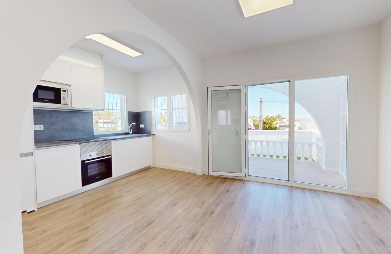 Resale - Bungalow - San Miguel de Salinas - BLUE LAGOON