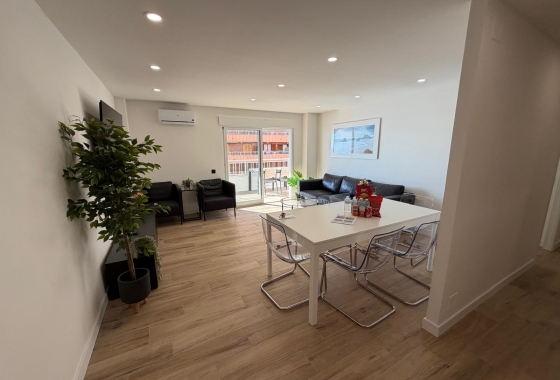 Resale - Apartment - Torrevieja - Playa del Acequión