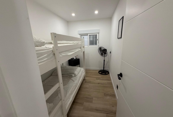 Resale - Apartment - Torrevieja - Playa del Acequión