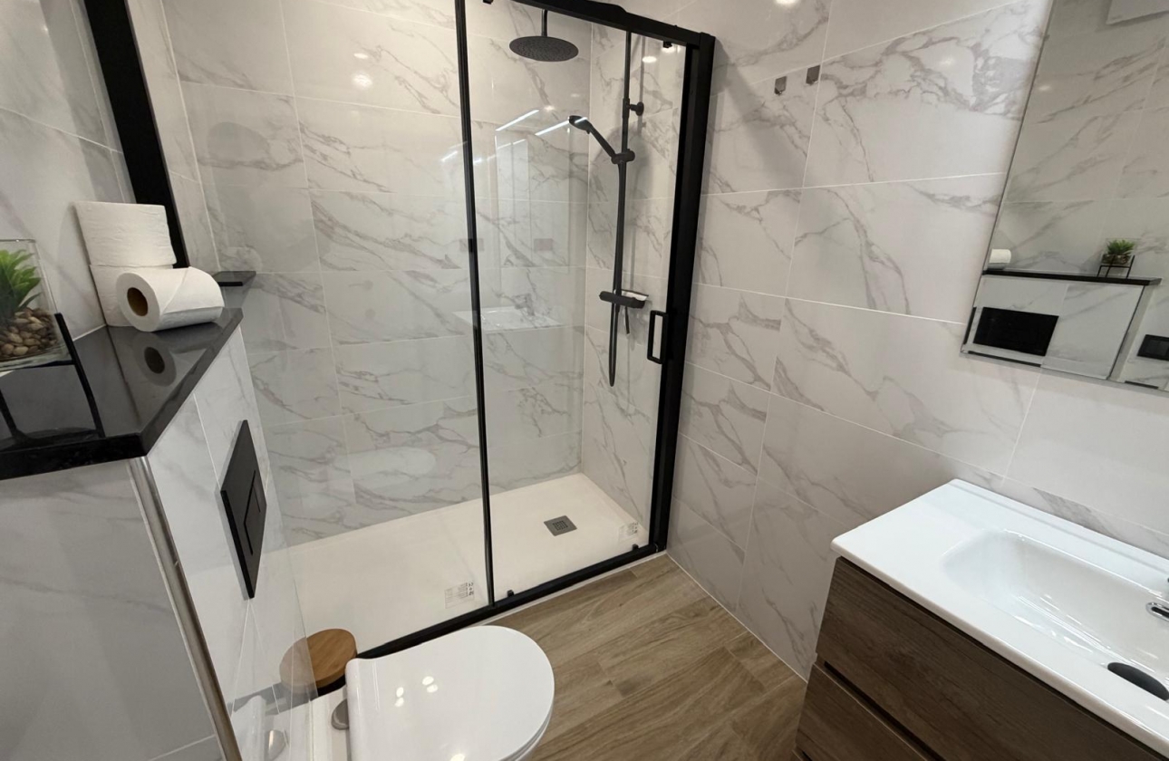 Resale - Apartment - Torrevieja - Playa del Acequión