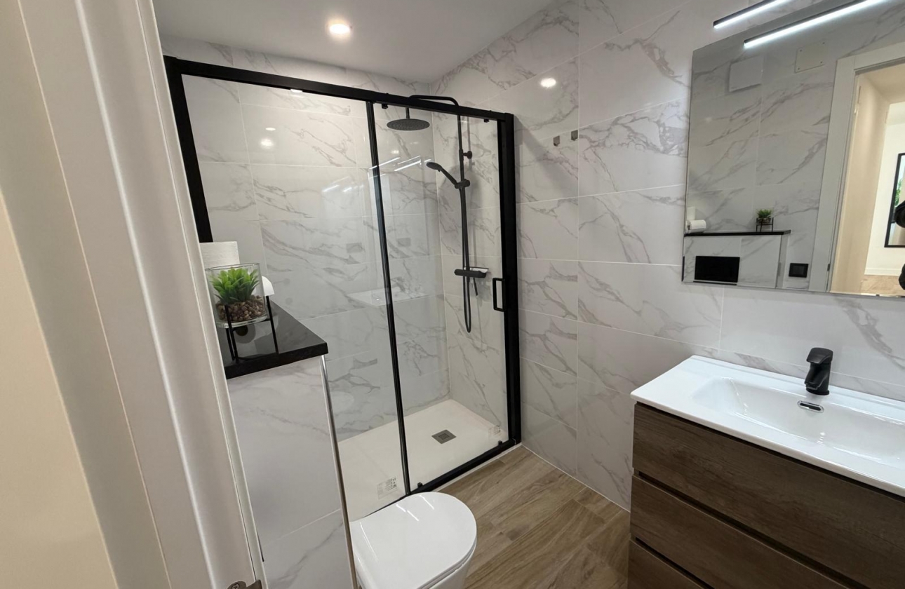 Resale - Apartment - Torrevieja - Playa del Acequión