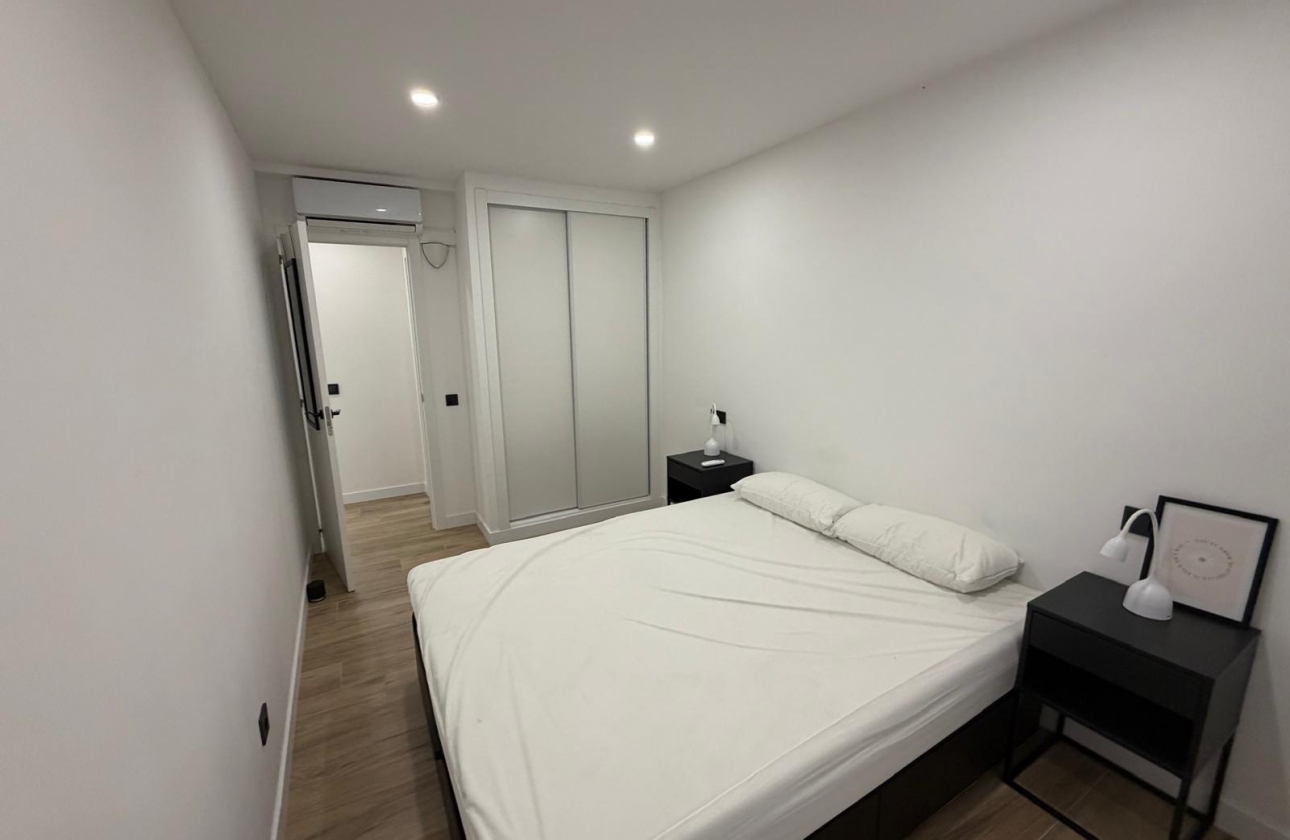 Resale - Apartment - Torrevieja - Playa del Acequión