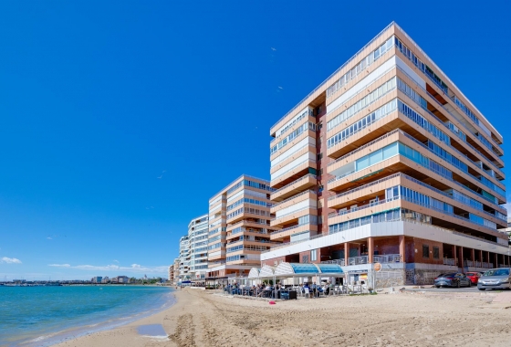Resale - Apartment - Torrevieja - Playa del Acequión