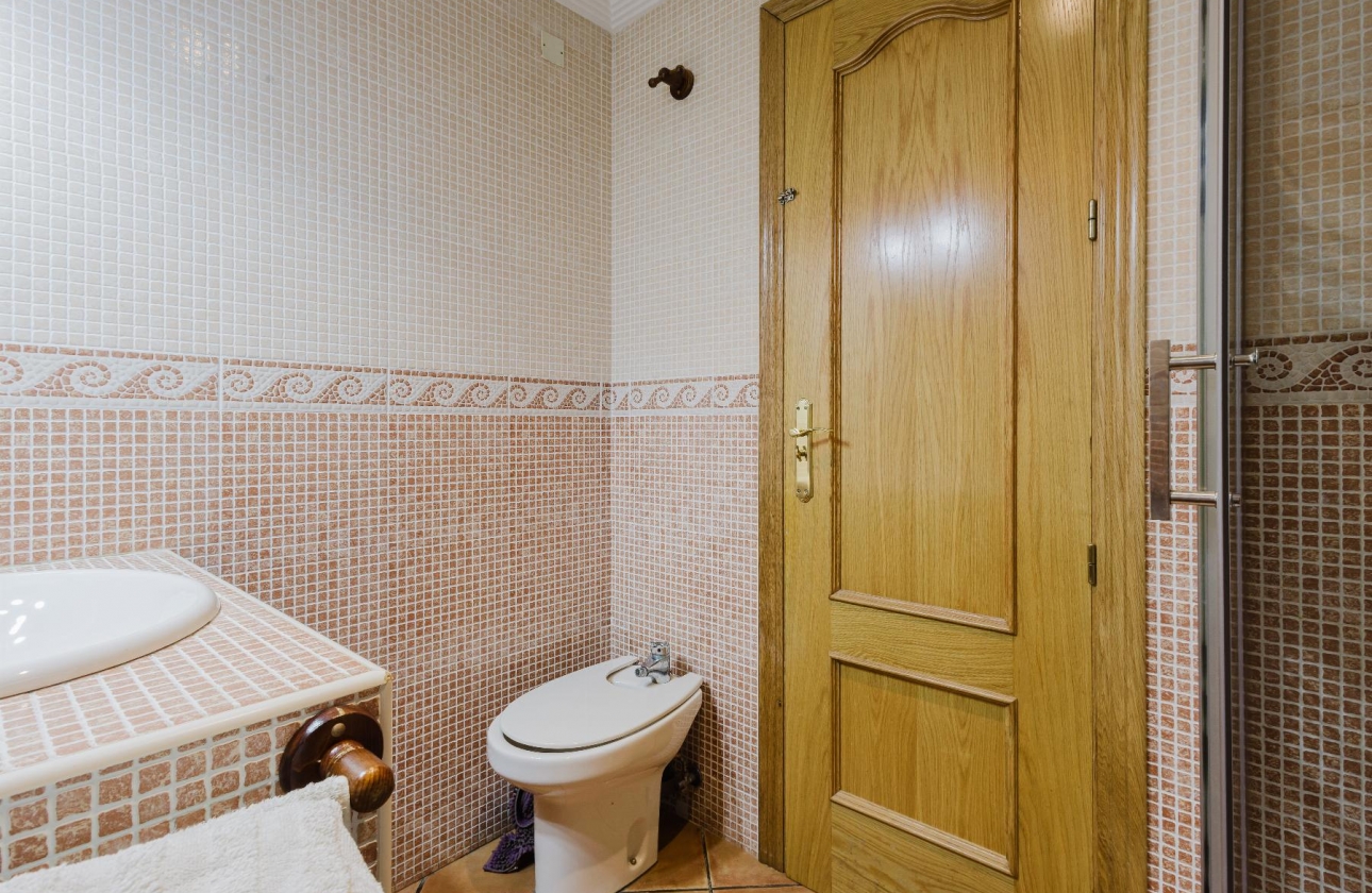 Resale - Bungalow - Torrevieja - PLAYA DE LA MATA