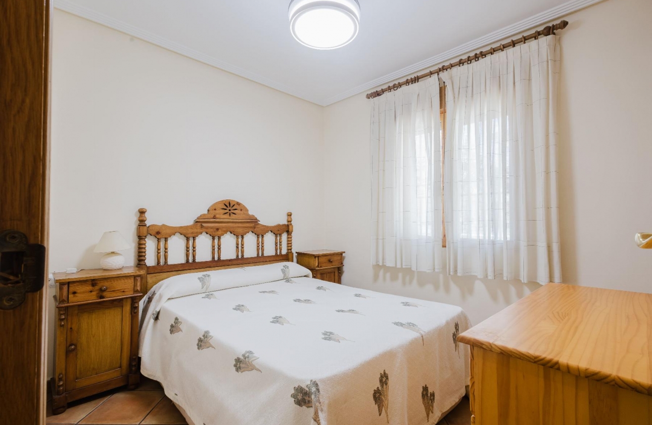 Resale - Bungalow - Torrevieja - PLAYA DE LA MATA
