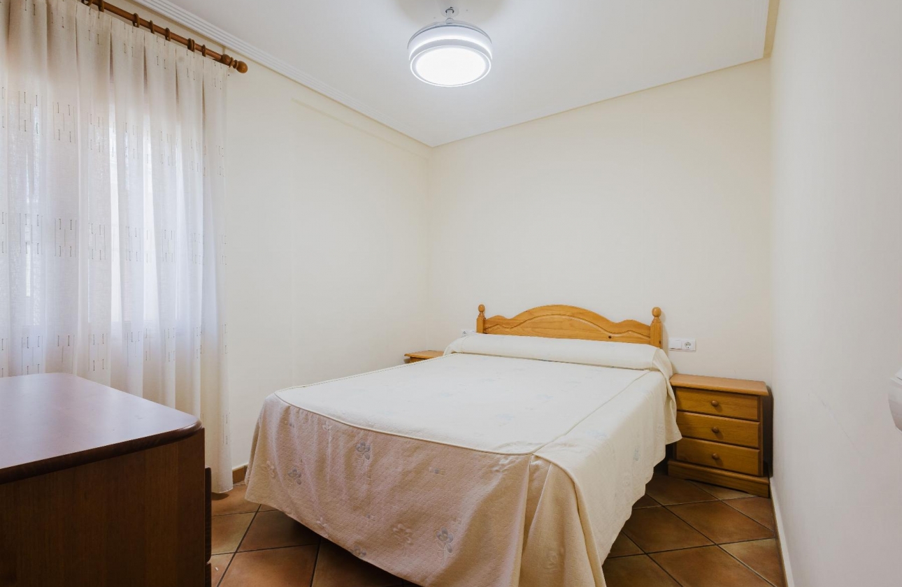 Resale - Bungalow - Torrevieja - PLAYA DE LA MATA