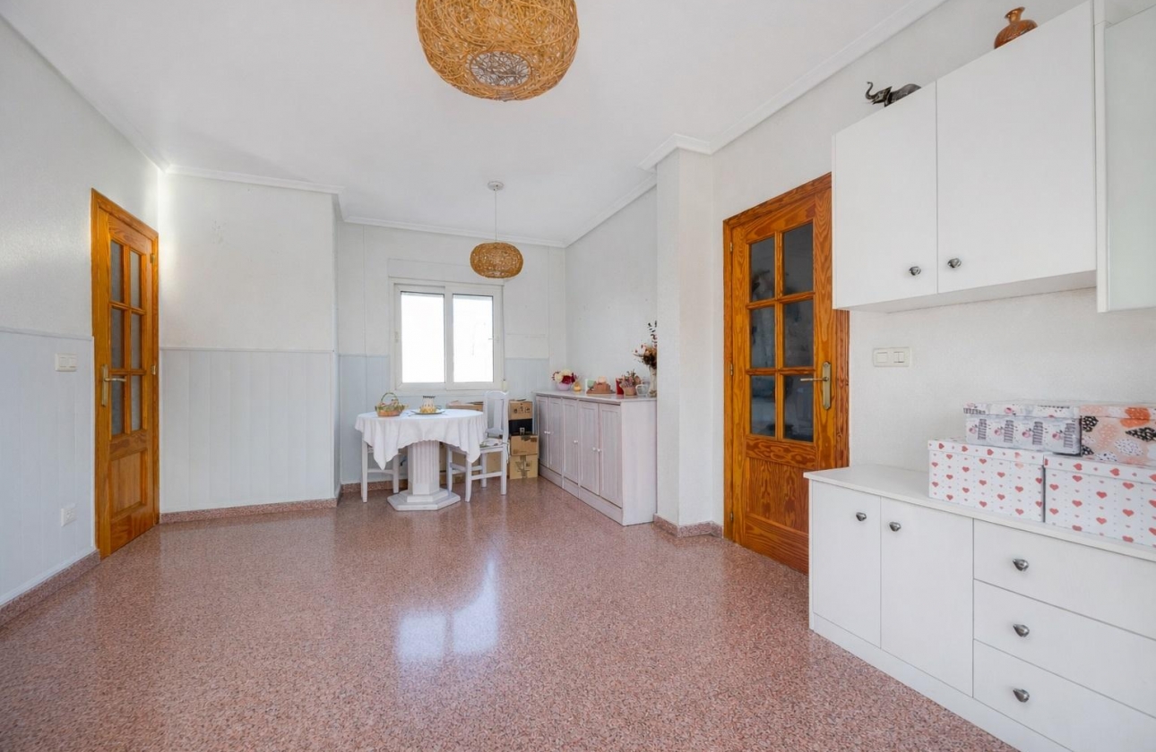 Resale - Apartment - Torrevieja - Parque de Las Naciones