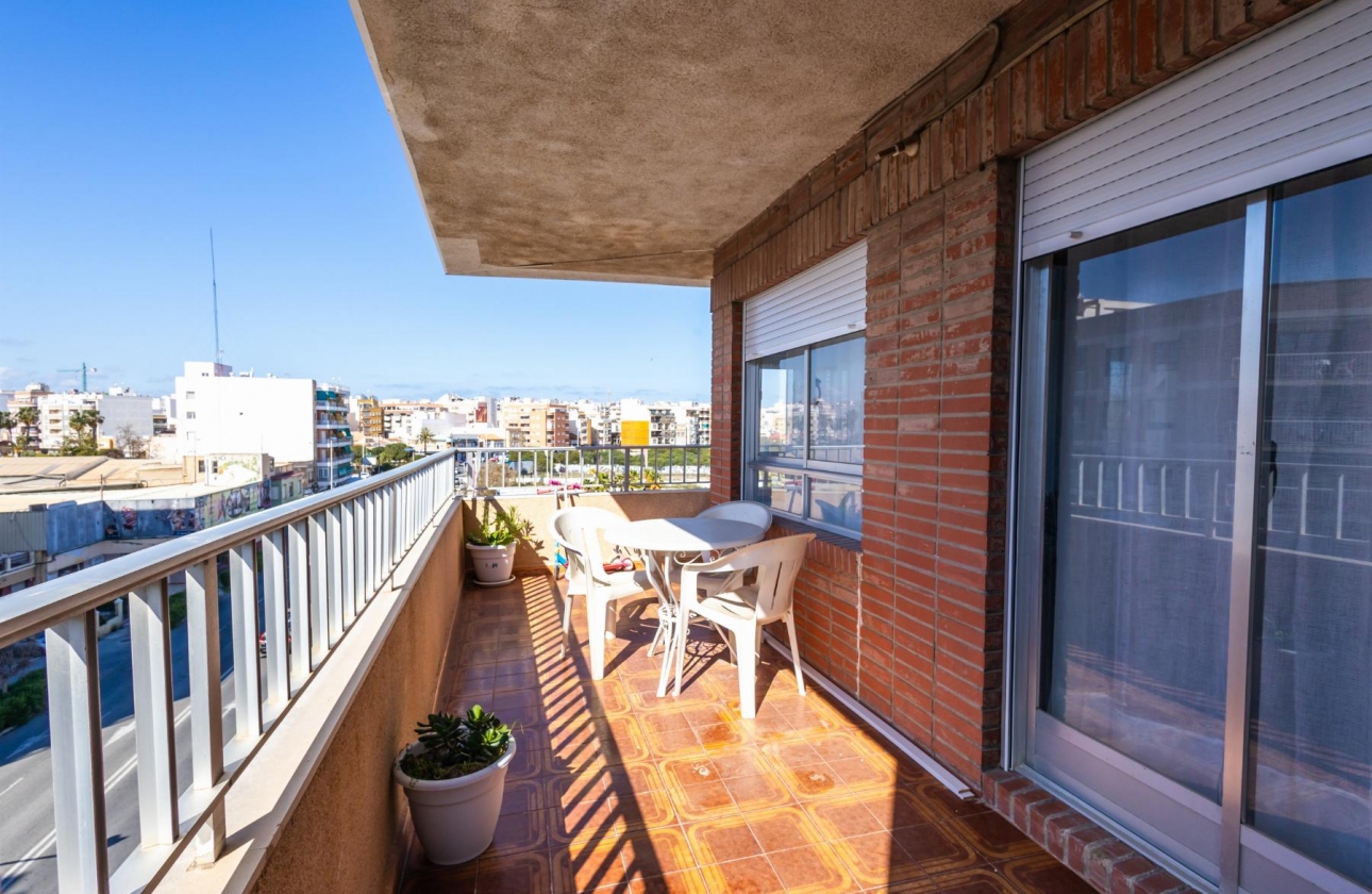 Resale - Apartment - Torrevieja - Playa del Acequión
