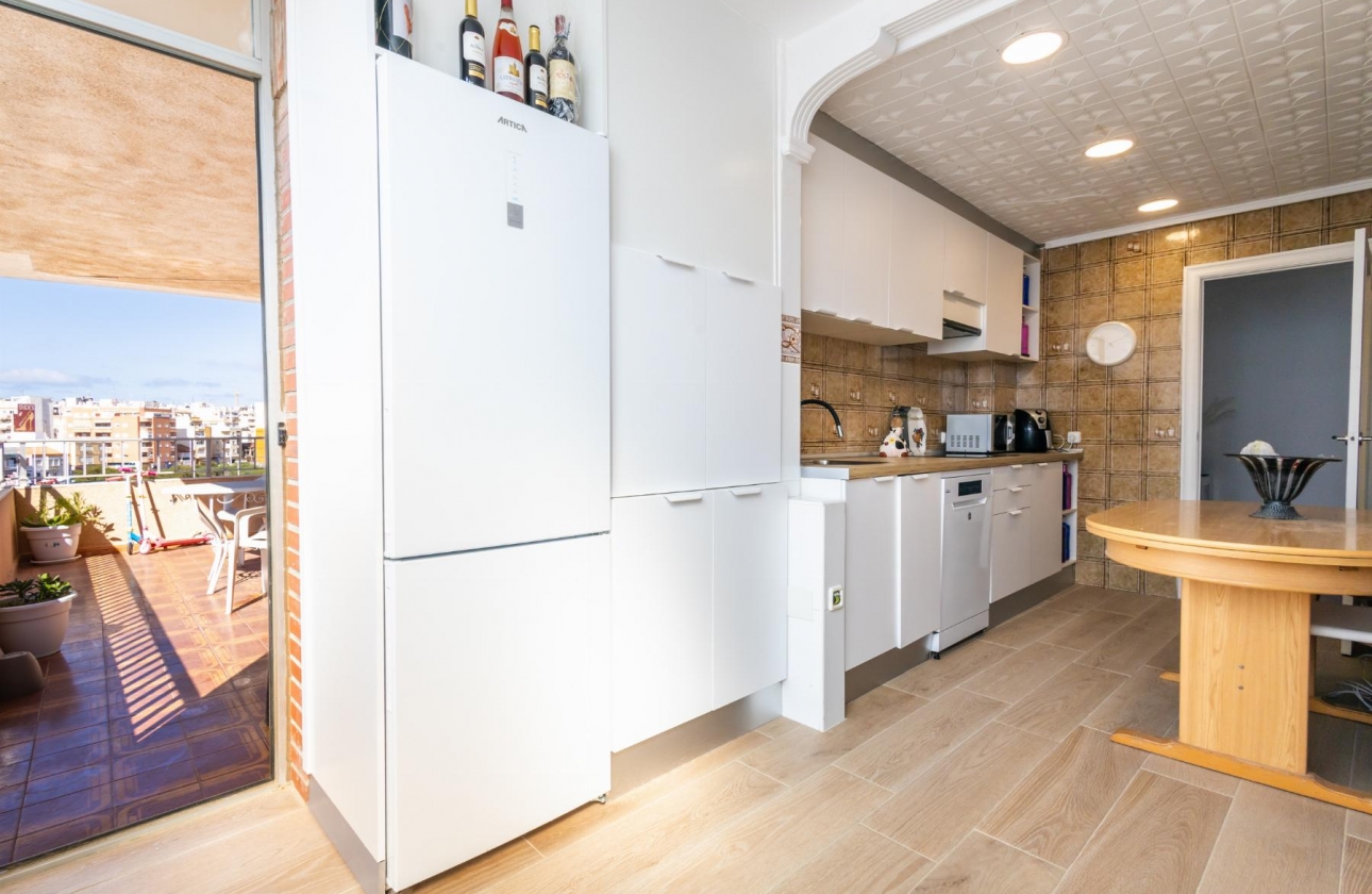 Resale - Apartment - Torrevieja - Playa del Acequión