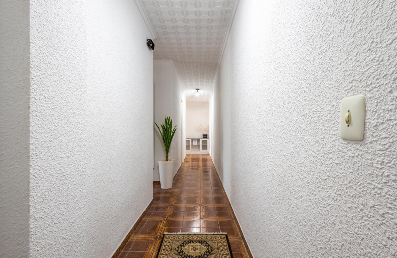 Resale - Apartment - Torrevieja - Playa del Acequión