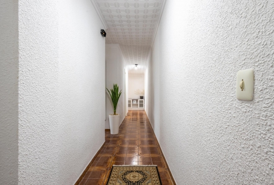 Resale - Apartment - Torrevieja - Playa del Acequión