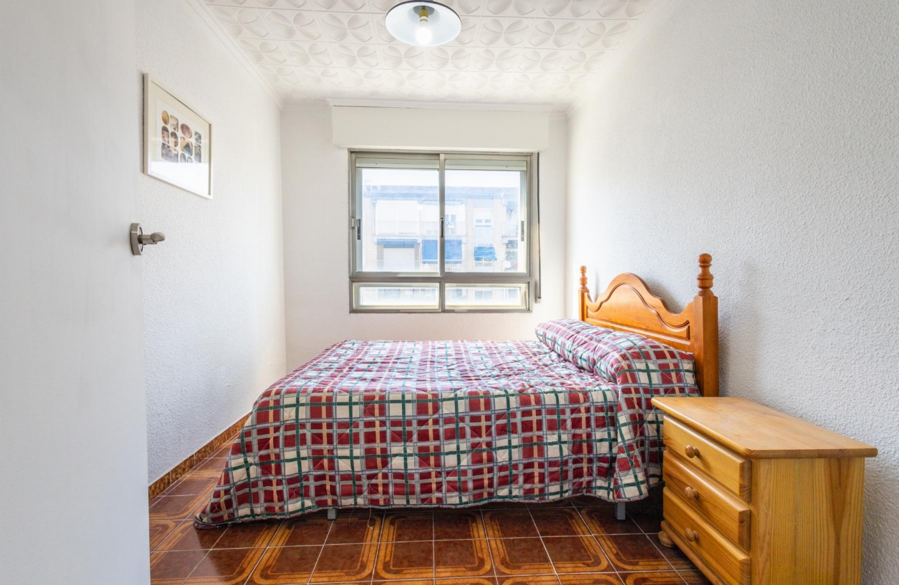 Resale - Apartment - Torrevieja - Playa del Acequión