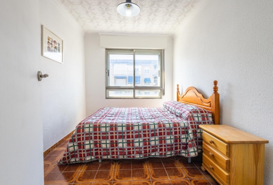 Resale - Apartment - Torrevieja - Playa del Acequión