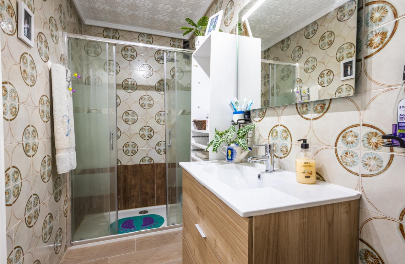 Resale - Apartment - Torrevieja - Playa del Acequión