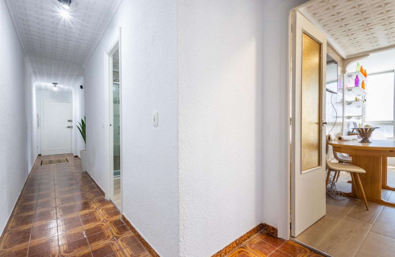 Resale - Apartment - Torrevieja - Playa del Acequión