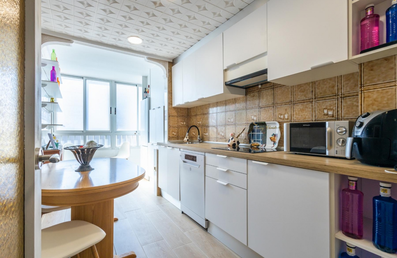 Resale - Apartment - Torrevieja - Playa del Acequión