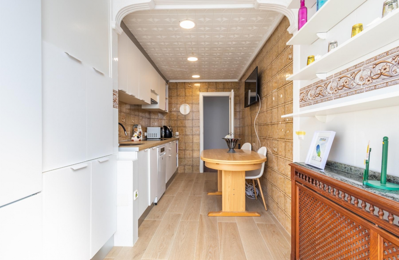 Resale - Apartment - Torrevieja - Playa del Acequión