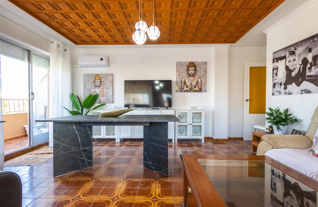 Resale - Apartment - Torrevieja - Playa del Acequión