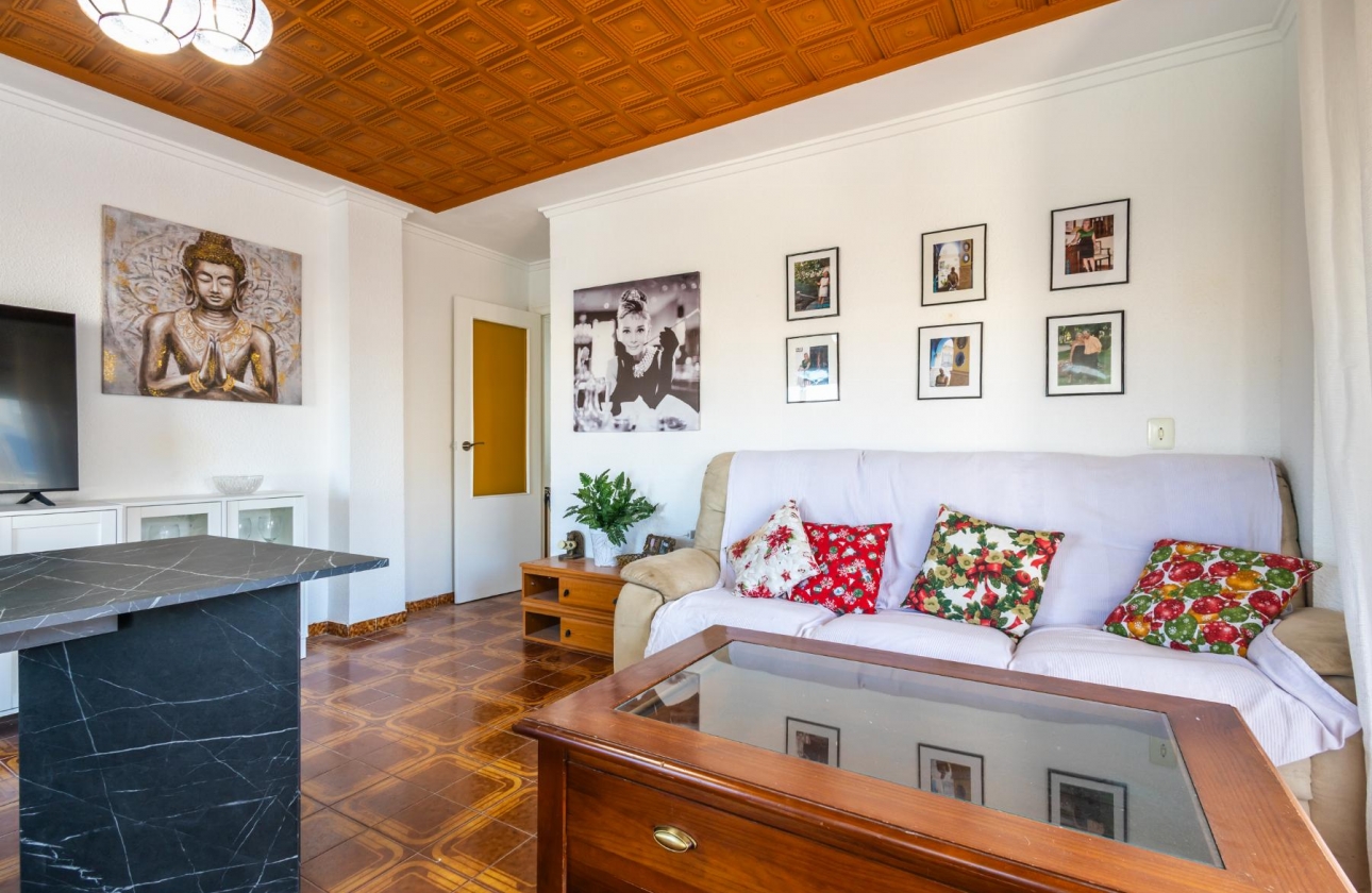 Resale - Apartment - Torrevieja - Playa del Acequión