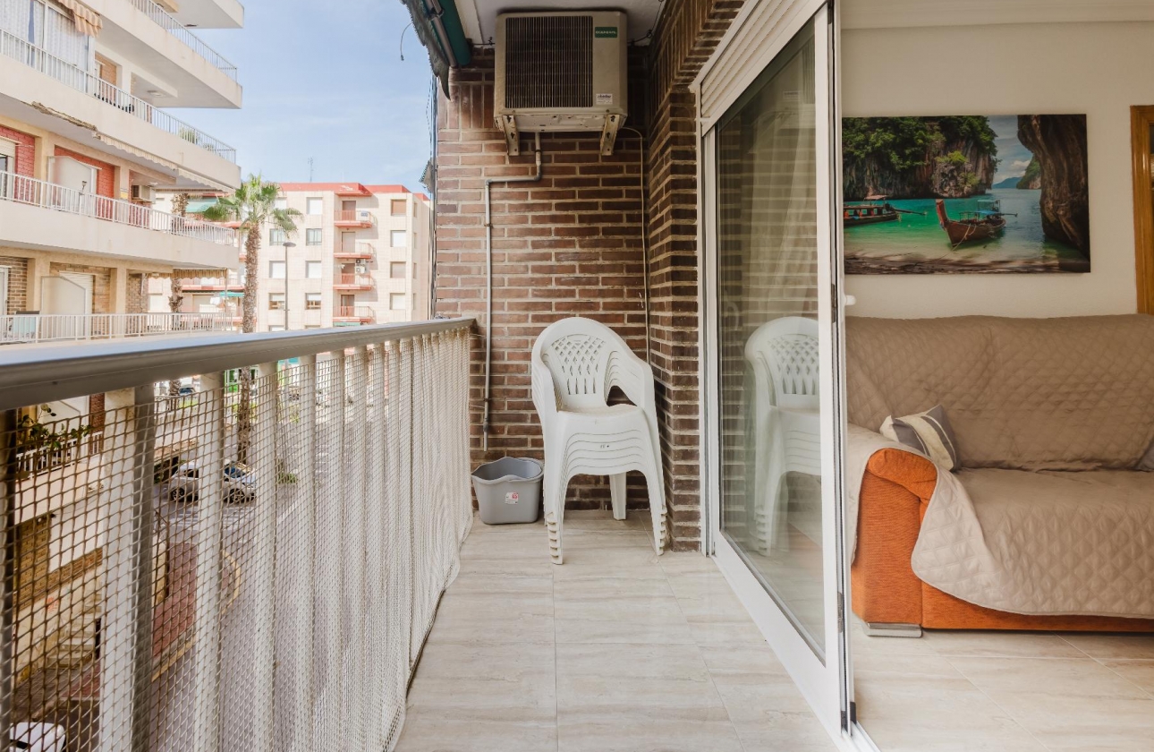 Resale - Apartment - Torrevieja - Playa del Acequión