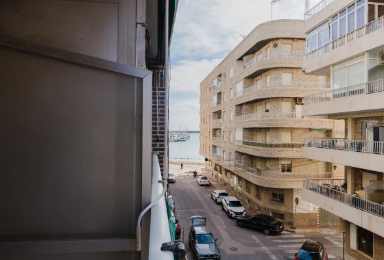 Resale - Apartment - Torrevieja - Playa del Acequión