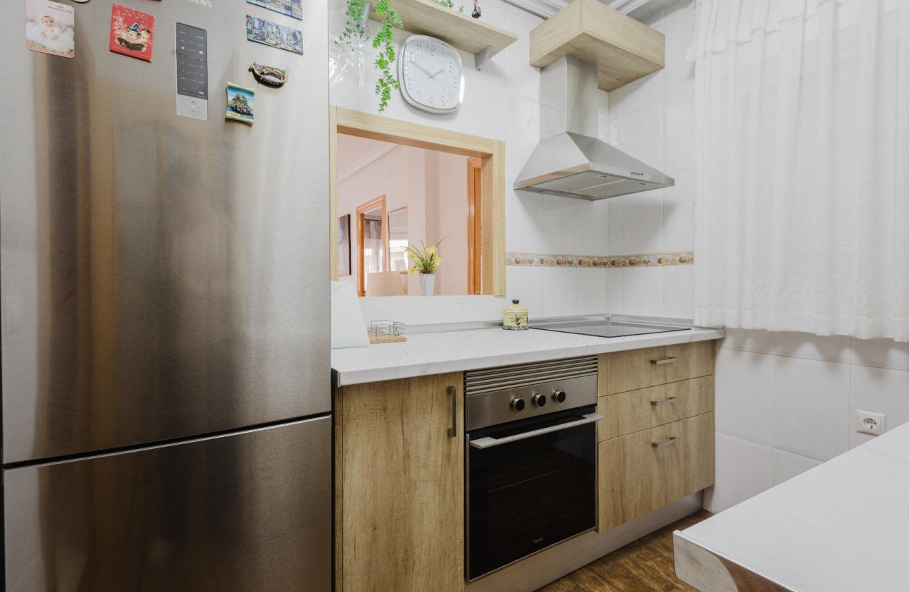 Resale - Apartment - Torrevieja - Playa del Acequión