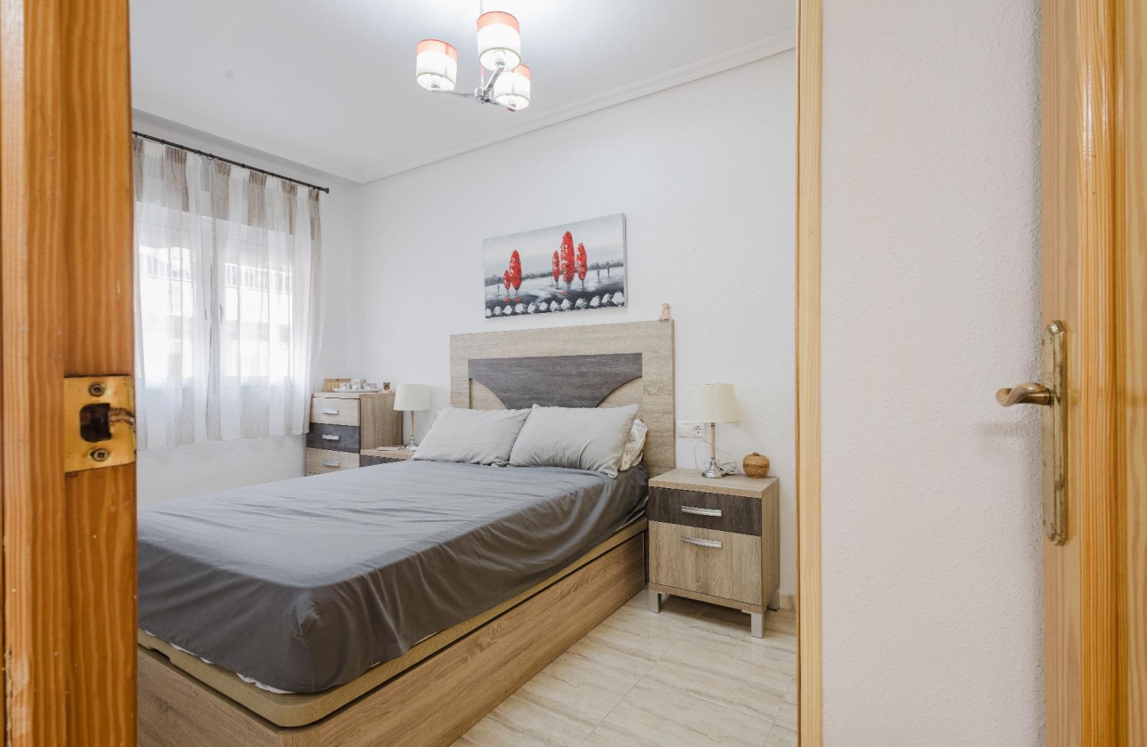 Resale - Apartment - Torrevieja - Playa del Acequión