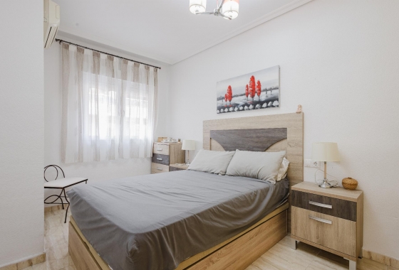 Resale - Apartment - Torrevieja - Playa del Acequión