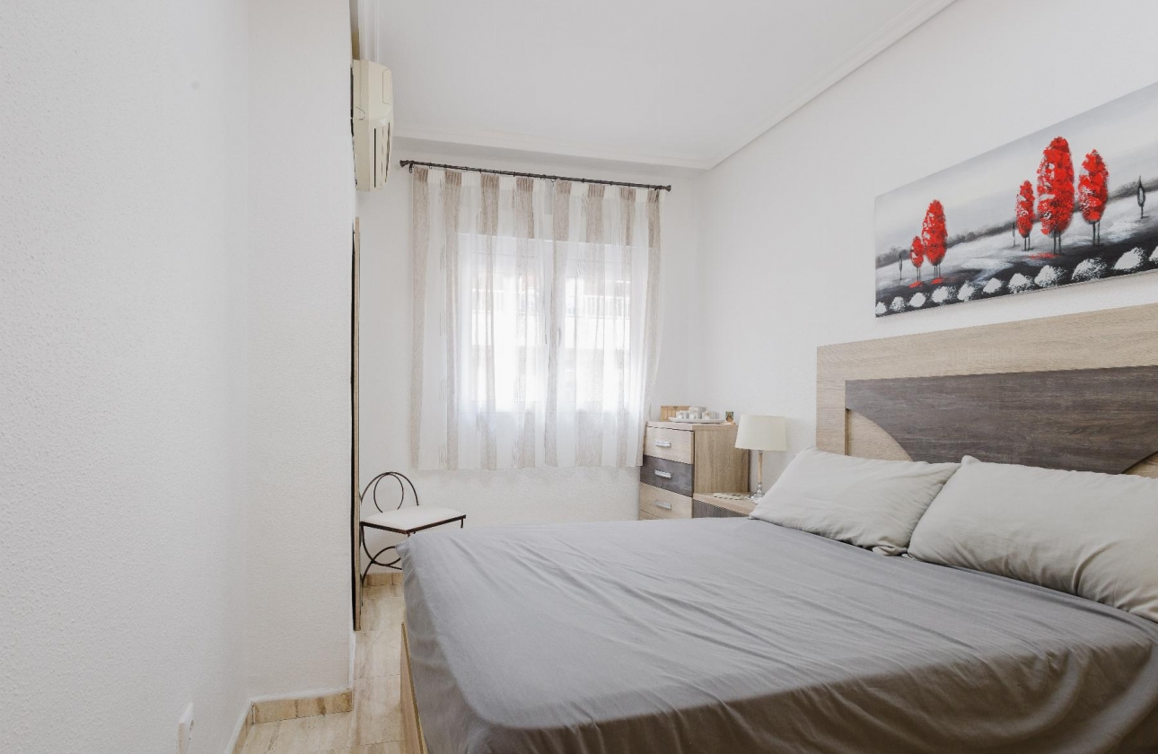 Resale - Apartment - Torrevieja - Playa del Acequión