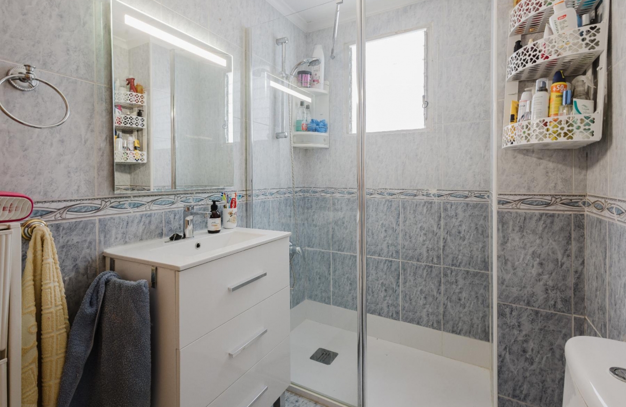 Resale - Apartment - Torrevieja - Playa del Acequión