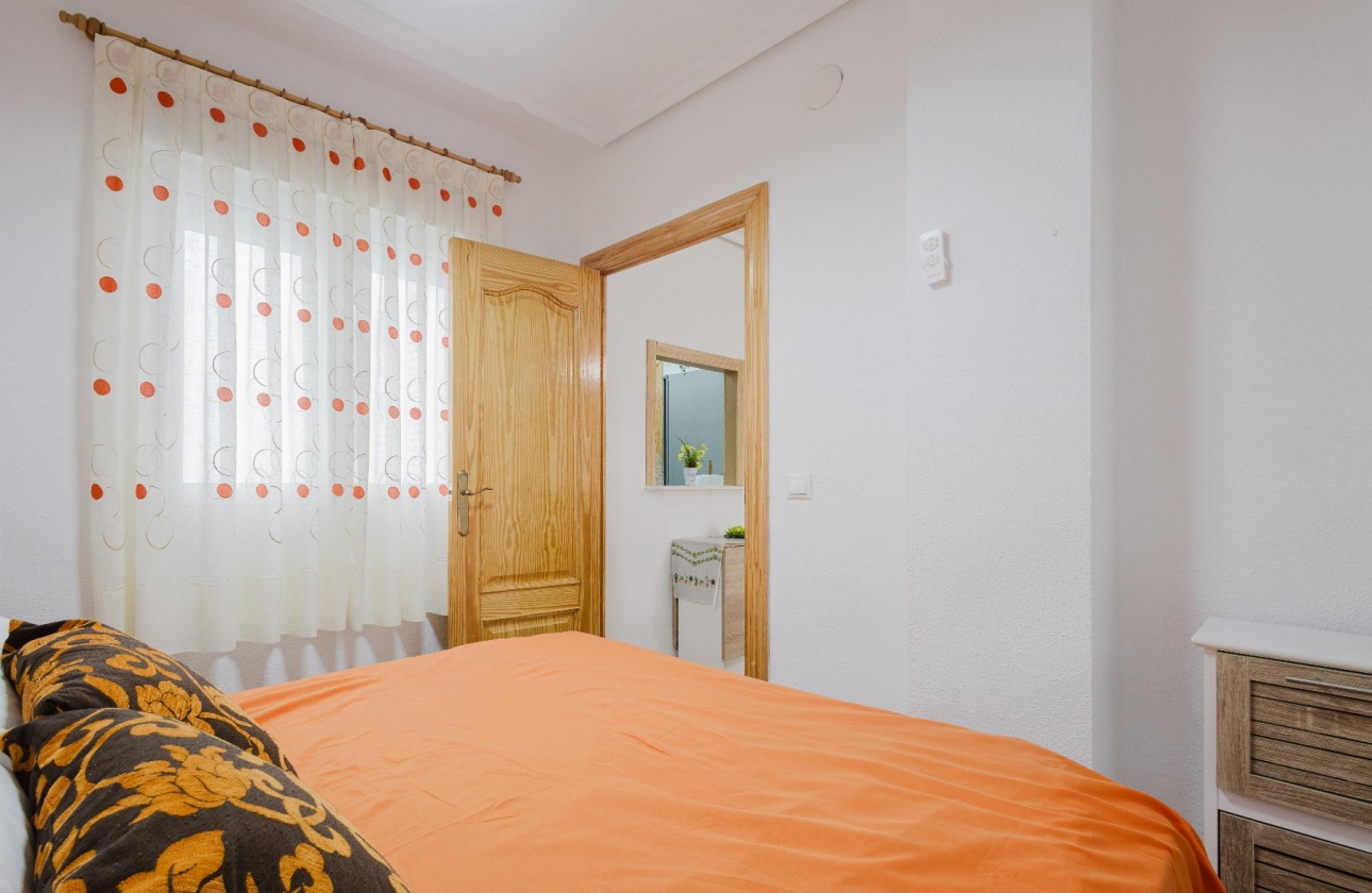 Resale - Apartment - Torrevieja - Playa del Acequión