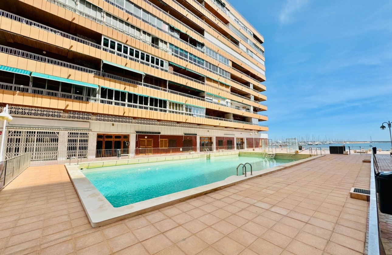 Resale - Apartment - Torrevieja - Playa del Acequión