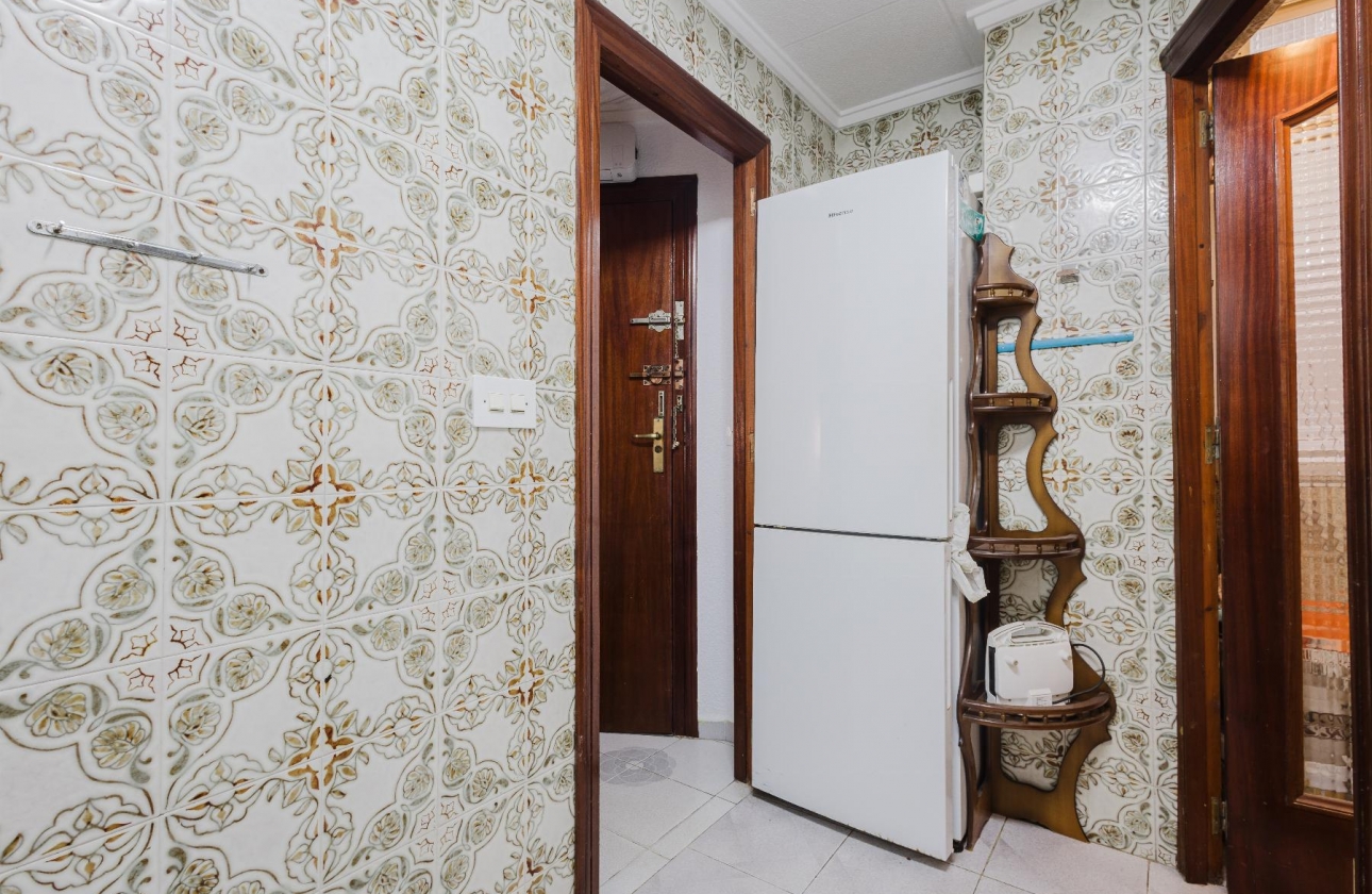 Resale - Apartment - Torrevieja - Playa del Acequión