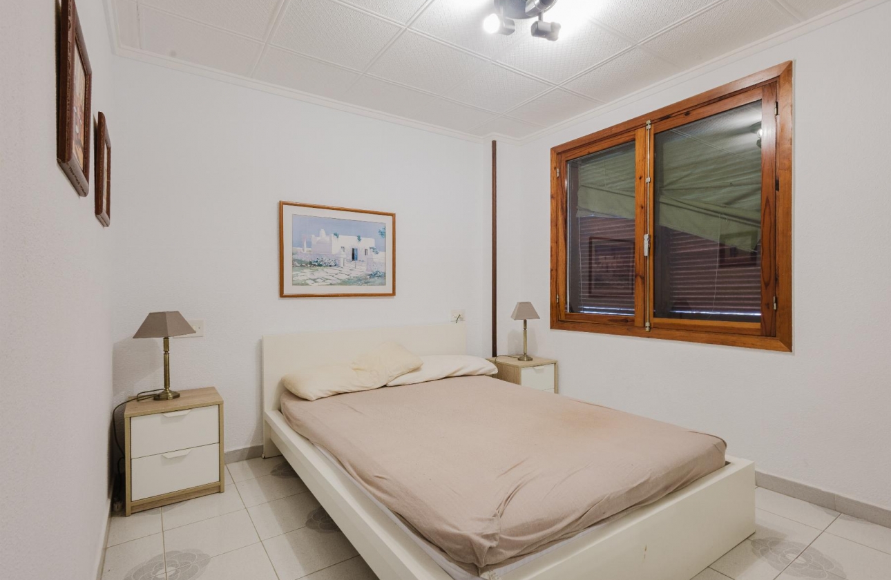 Resale - Apartment - Torrevieja - Playa del Acequión