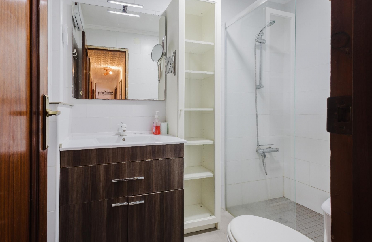 Resale - Apartment - Torrevieja - Playa del Acequión