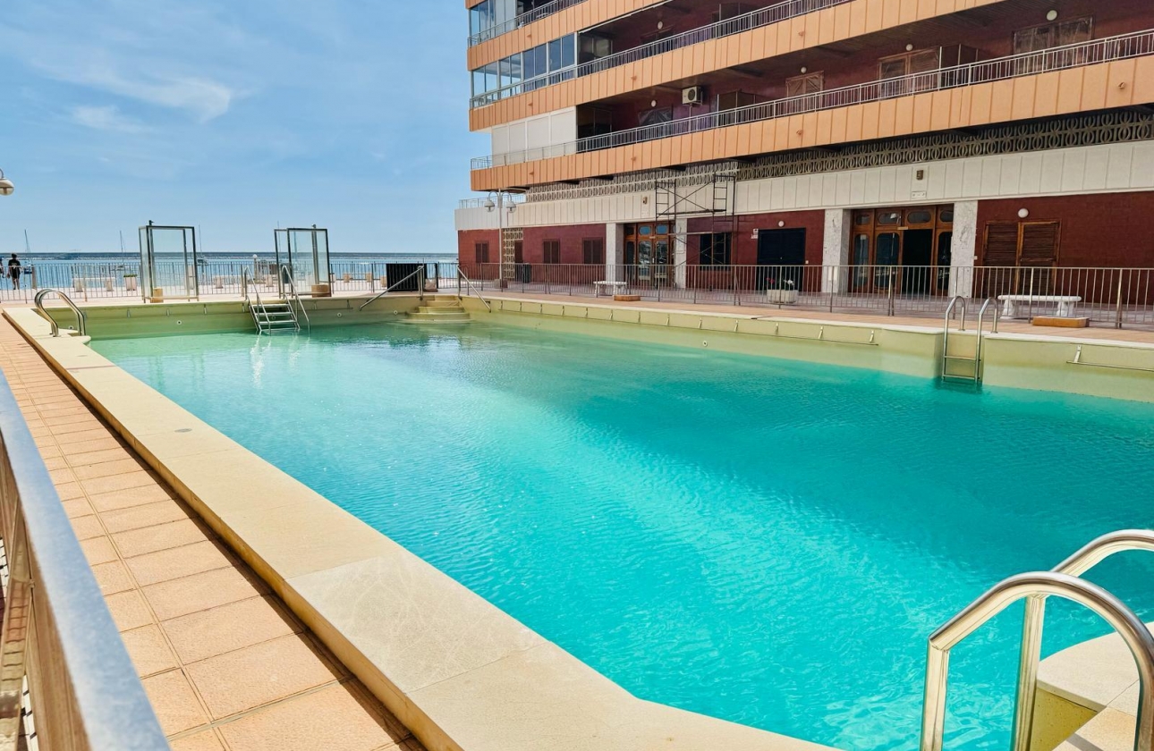 Resale - Apartment - Torrevieja - Playa del Acequión