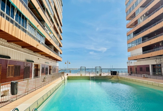 Resale - Apartment - Torrevieja - Playa del Acequión
