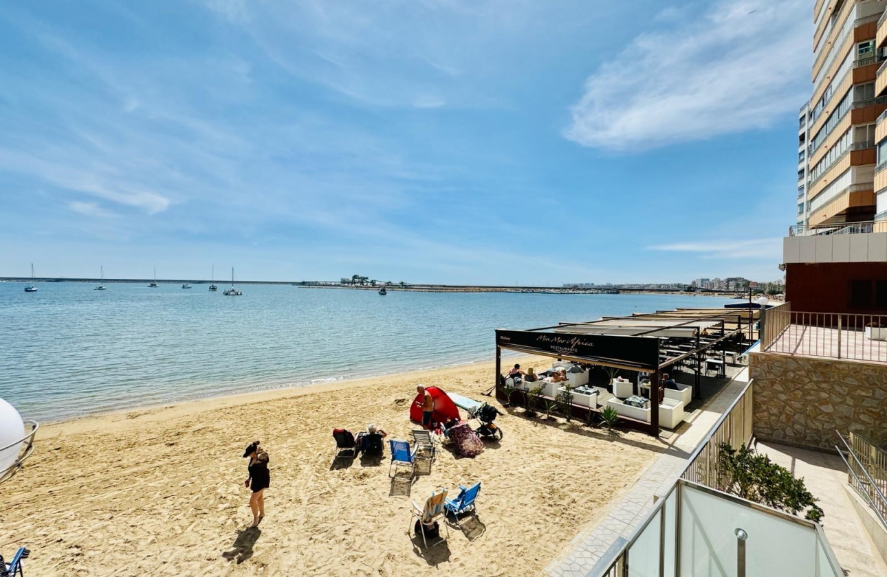 Resale - Apartment - Torrevieja - Playa del Acequión