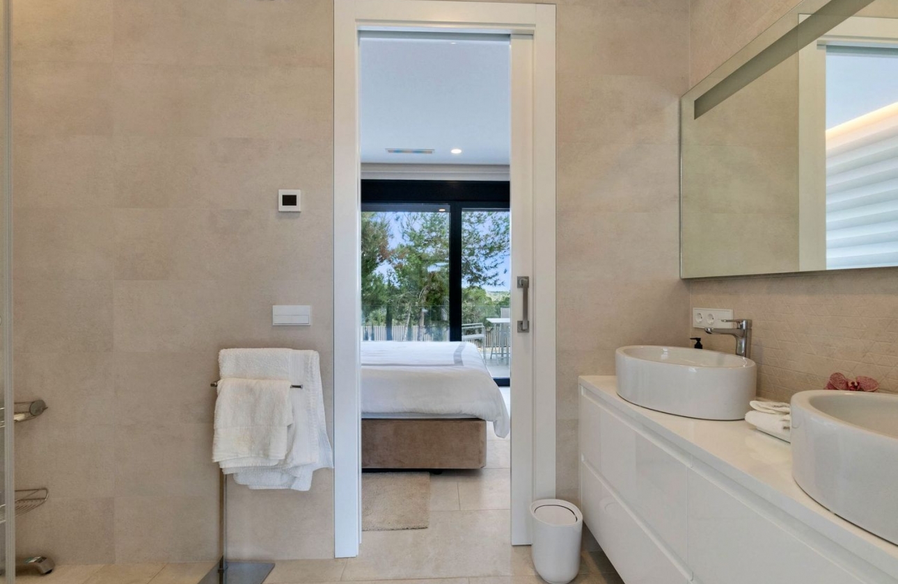 Resale - Villa - Orihuela - Las Colinas Golf