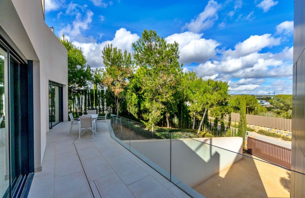 Resale - Villa - Orihuela - Las Colinas Golf