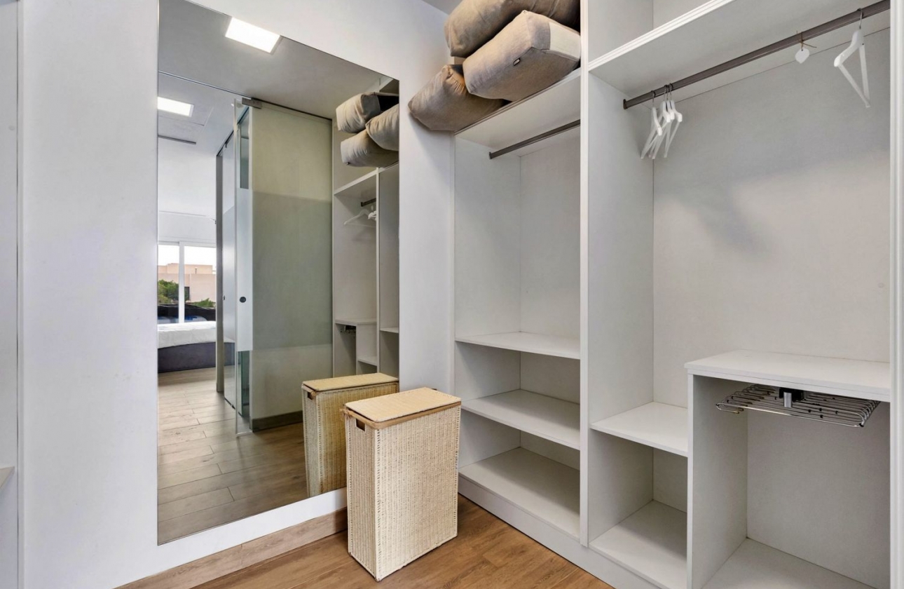 Resale - Villa - Orihuela - Las Colinas Golf