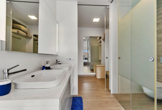 Resale - Villa - Orihuela - Las Colinas Golf